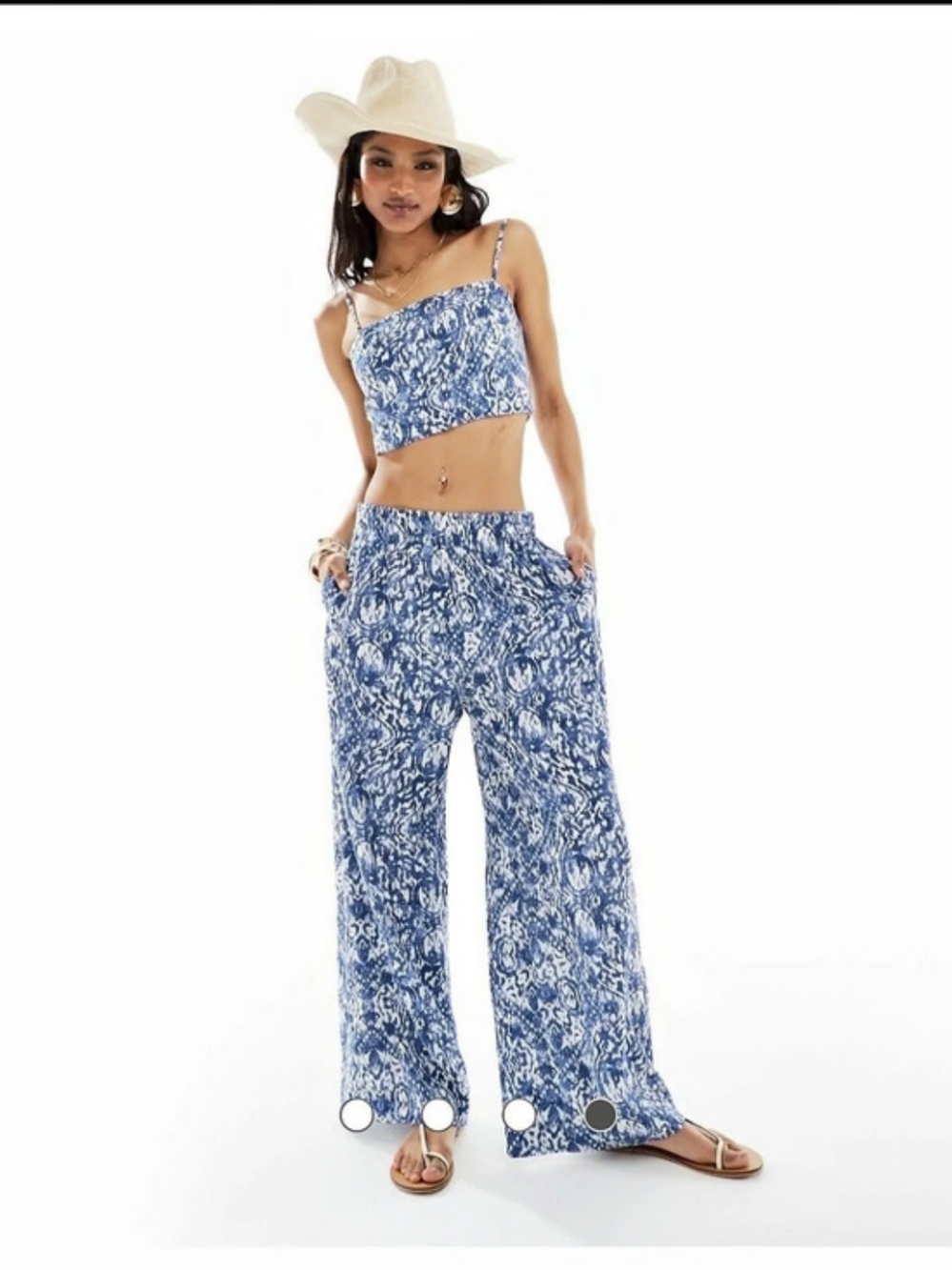 Abercrombie & Fitch Blue and White Printed Cropped Top